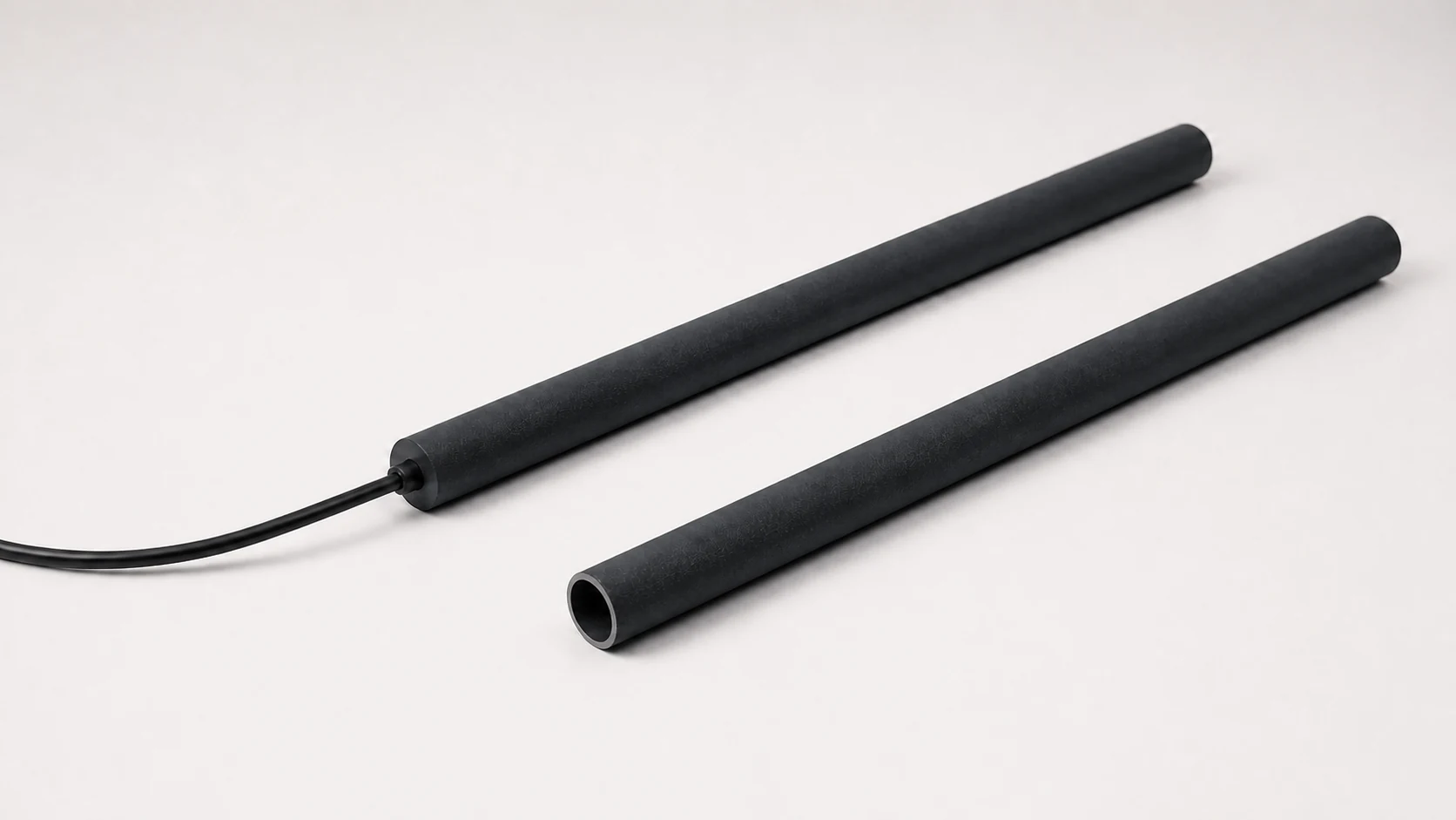 Visualisasi konsep representatif anoda titanium tubular MMO telanjang dan tersambung kabel